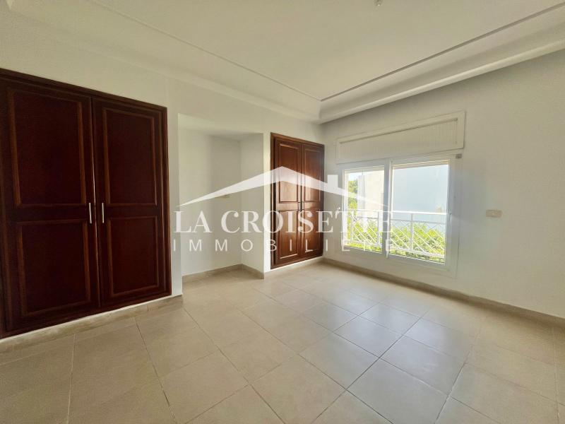 Villa S+3 avec piscine à La Marsa